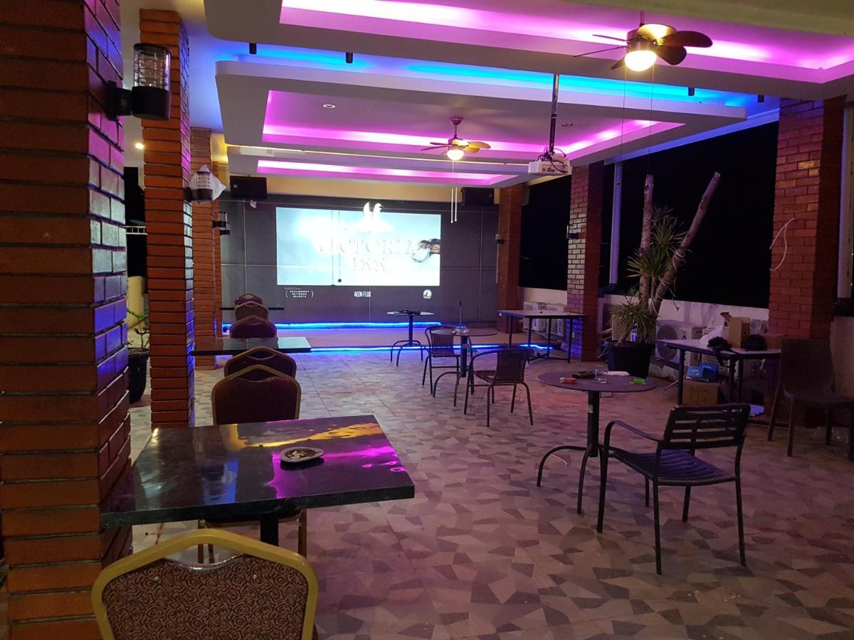 Victoria Inn Manado Buitenkant foto
