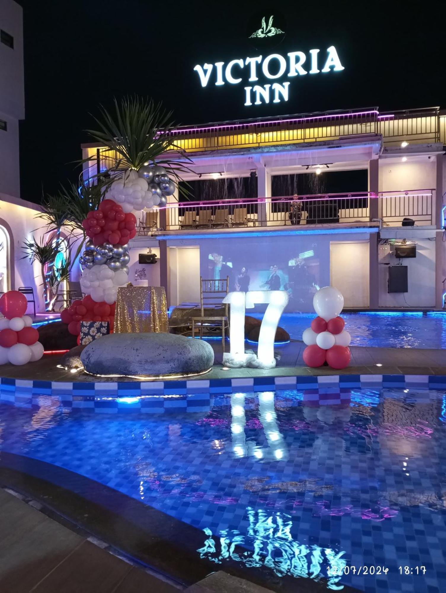 Victoria Inn Manado Buitenkant foto