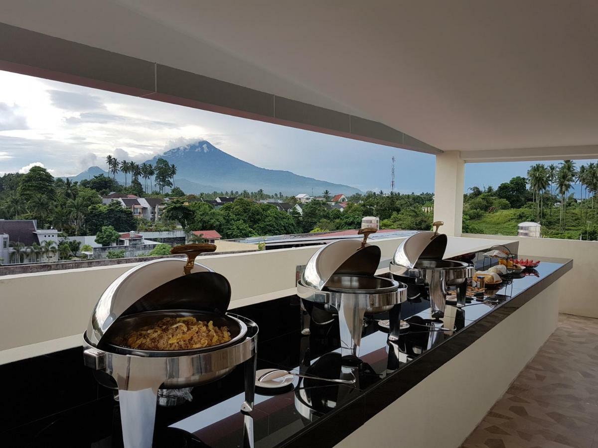 Victoria Inn Manado Buitenkant foto
